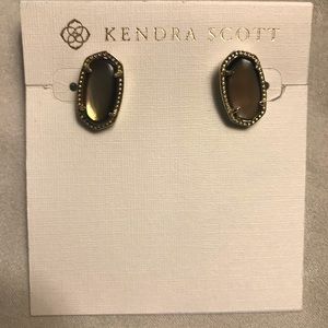 Brown Mop Ellie earrings in gold setting